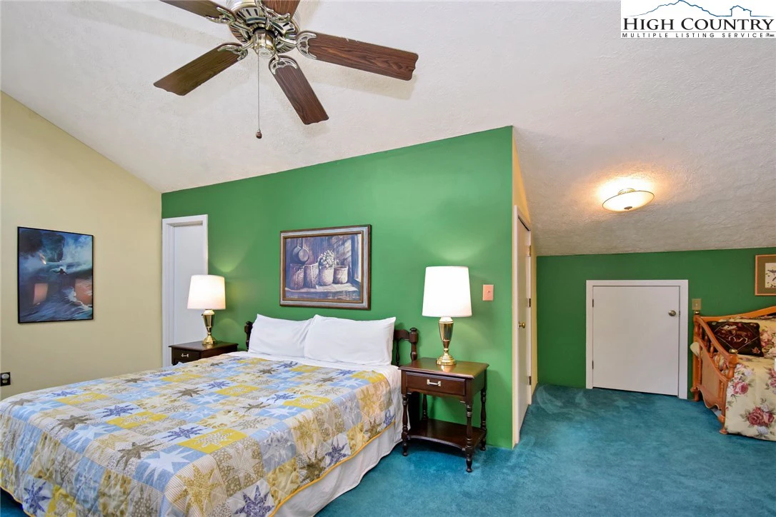 Image number 2 for the current listing