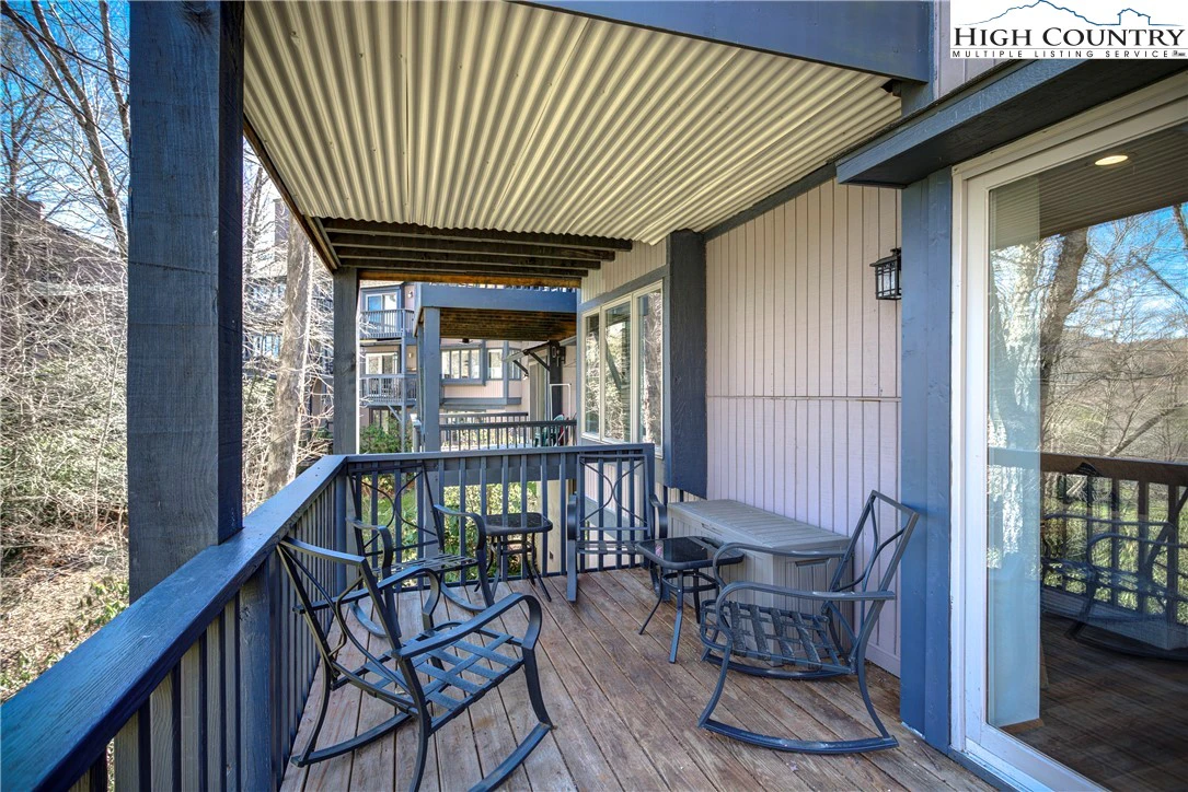 Image number 9 for the current listing