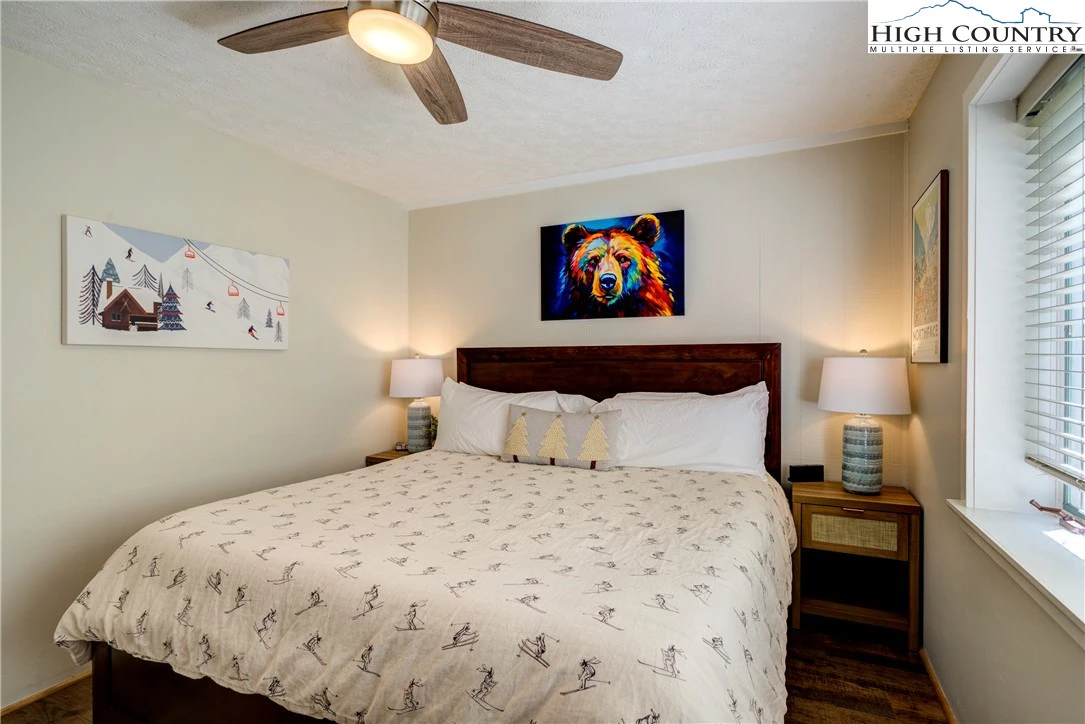 Image number 7 for the current listing
