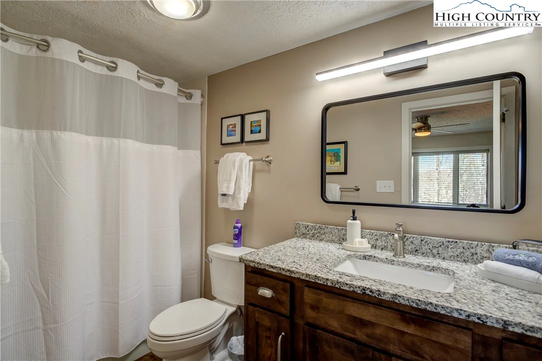 Image number 5 for the current listing