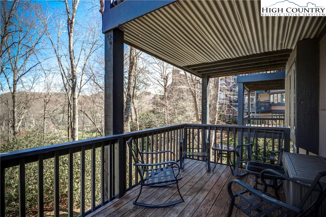 Image number 11 for the current listing