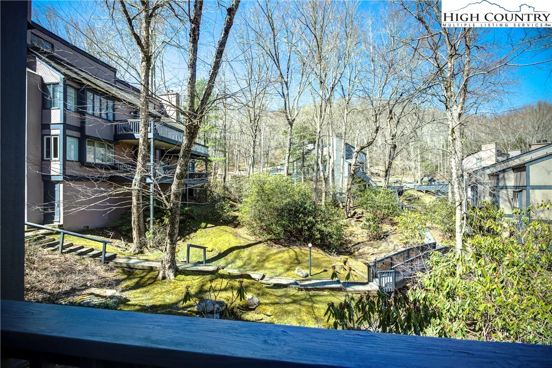 Image number 13 for the current listing