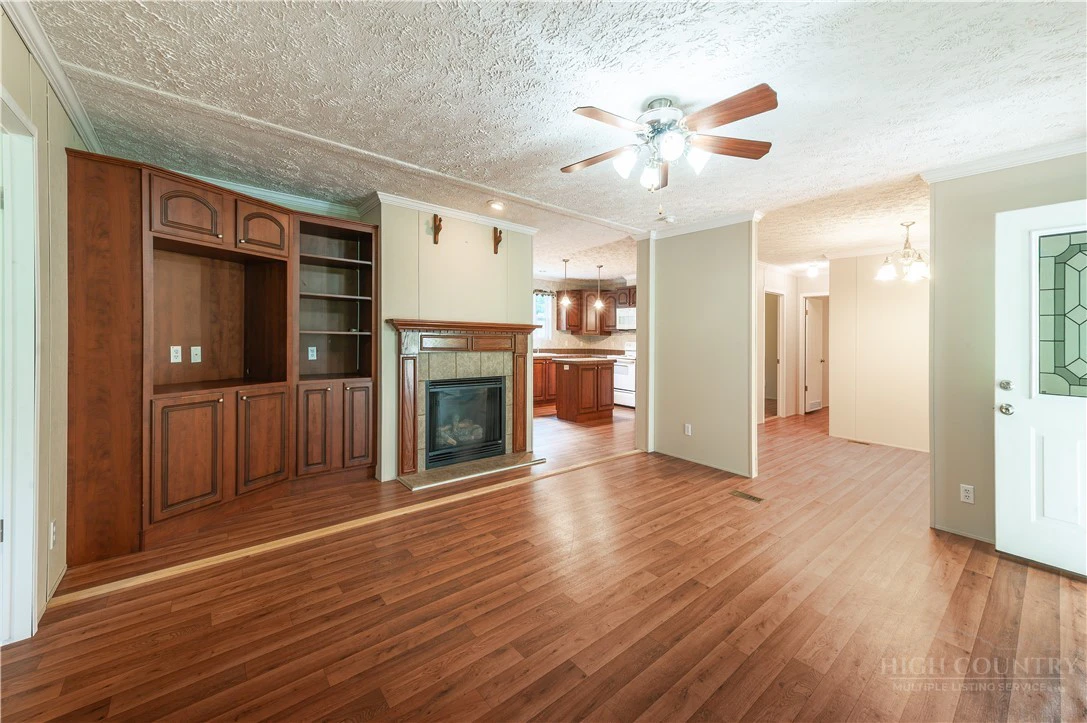 Image number 20 for the current listing