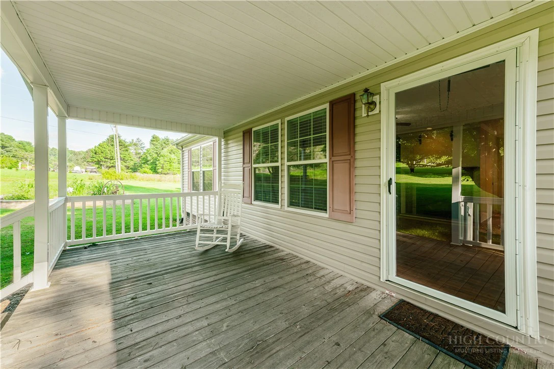 Image number 3 for the current listing