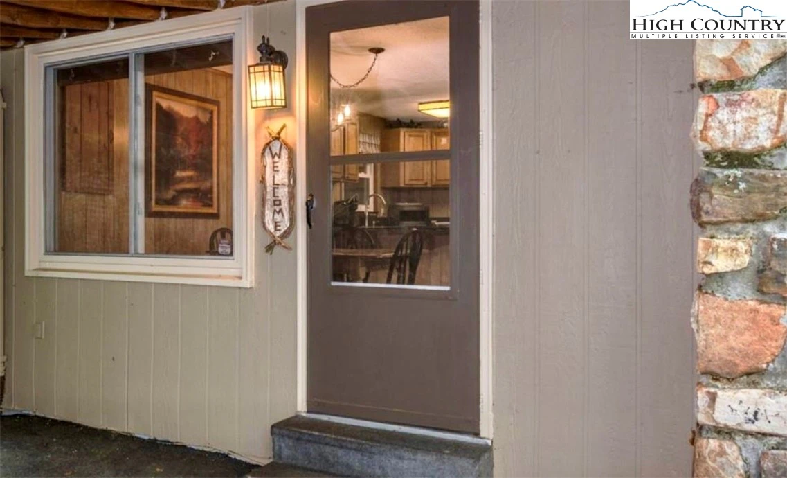 Image number 2 for the current listing