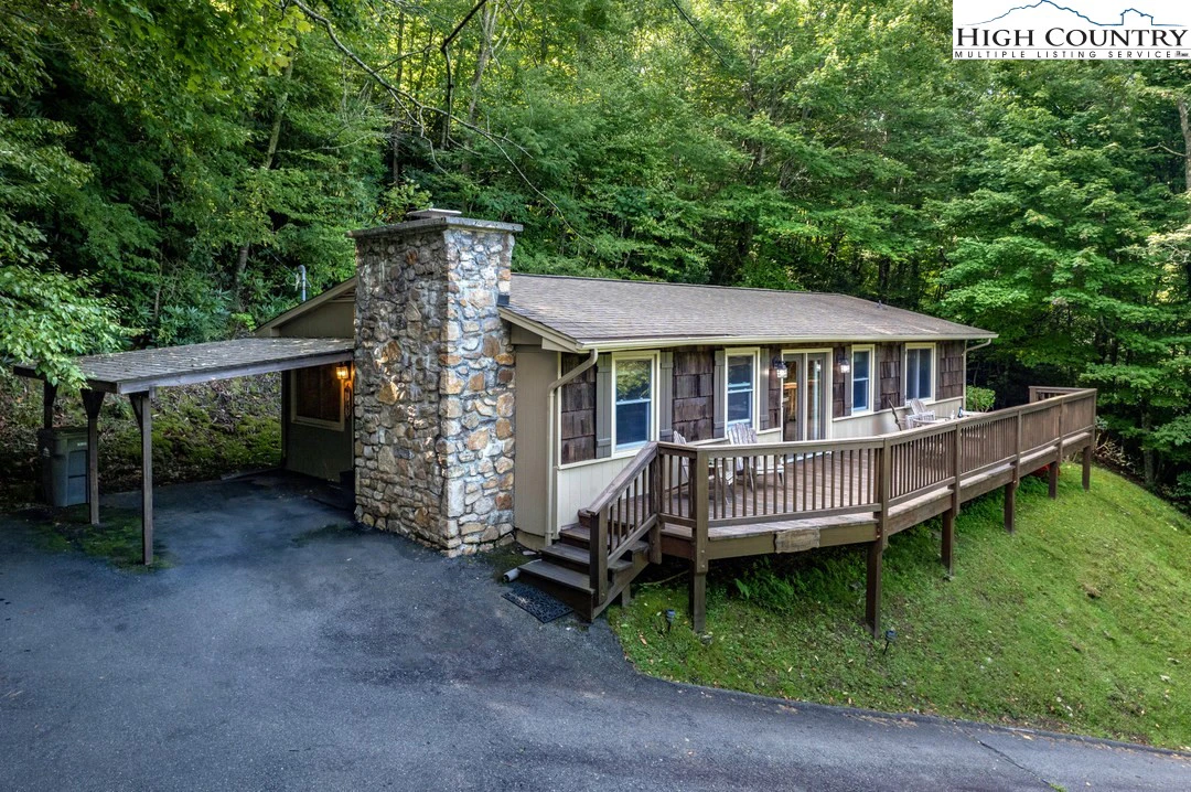 Image number 1 for the current listing