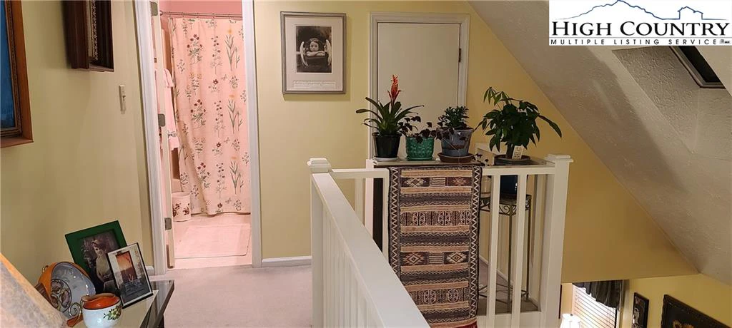 Image number 12 for the current listing