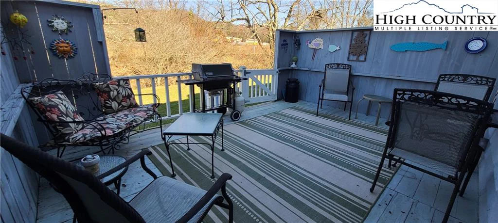 Image number 4 for the current listing