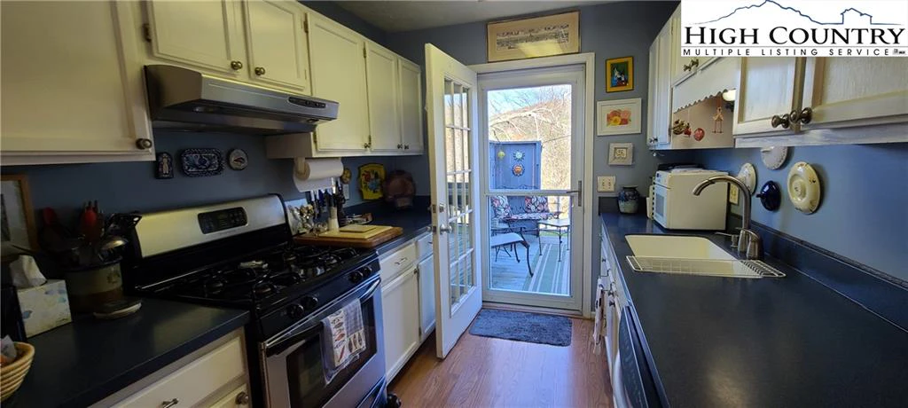 Image number 16 for the current listing