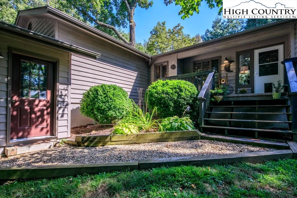 Image number 7 for the current listing