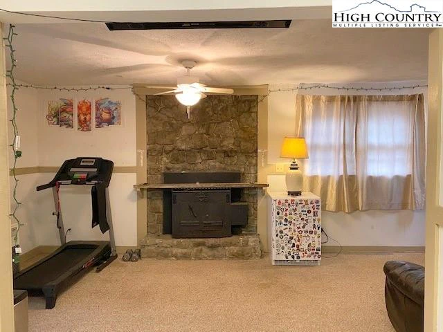 Image number 13 for the current listing