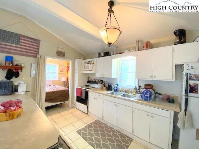 Image number 18 for the current listing