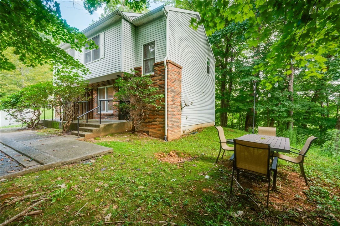 Image number 3 for the current listing