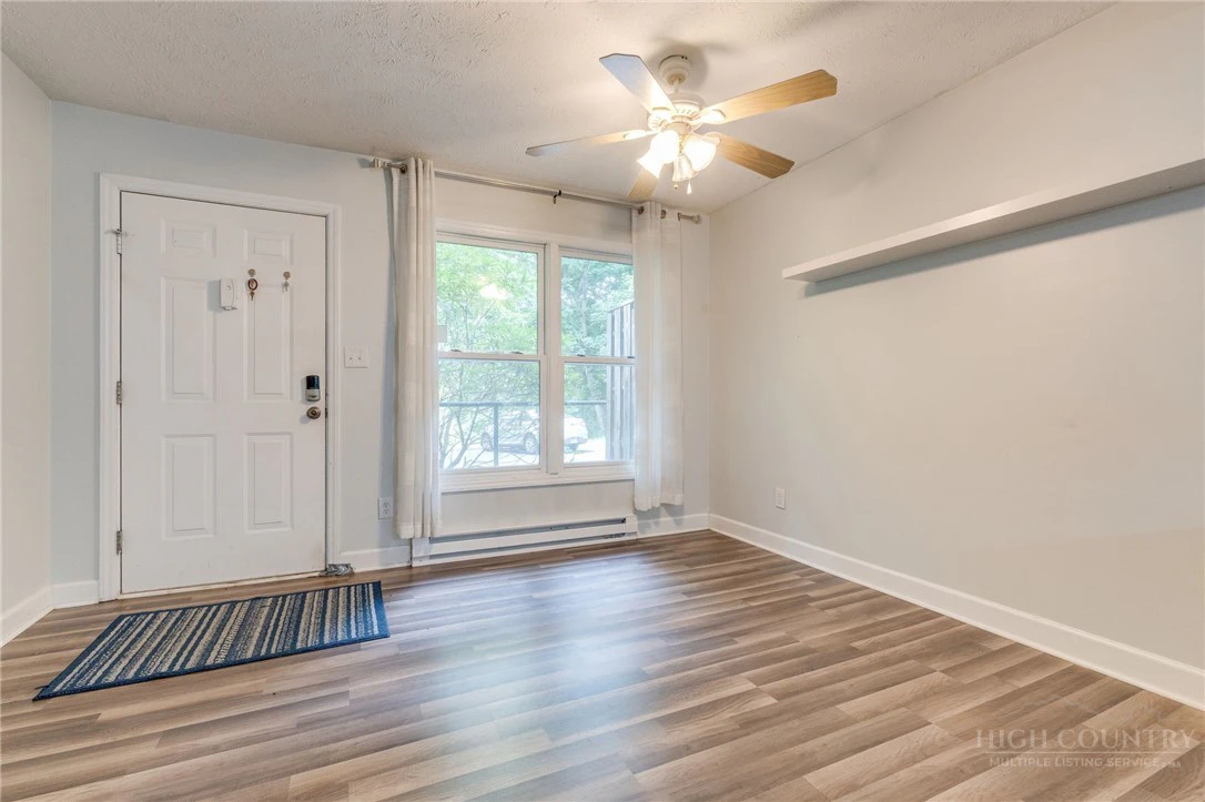 Image number 6 for the current listing