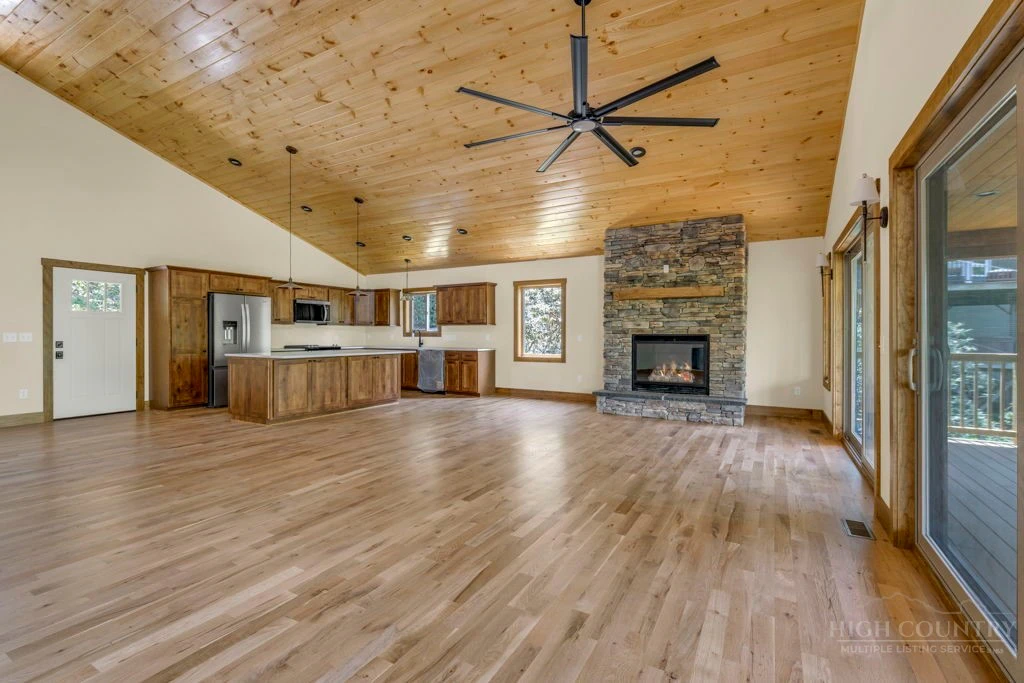 Image number 7 for the current listing