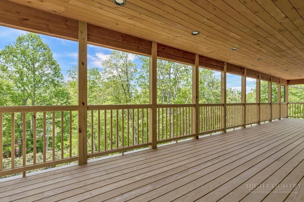 Image number 21 for the current listing
