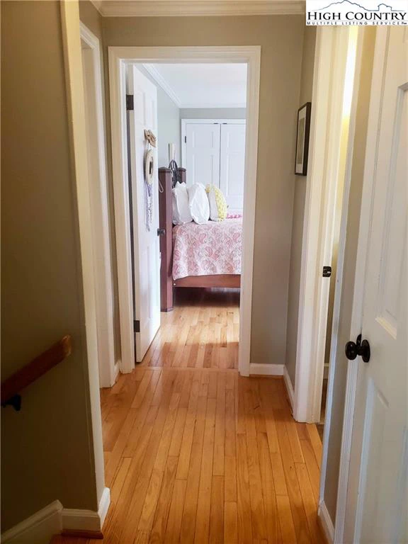Image number 4 for the current listing