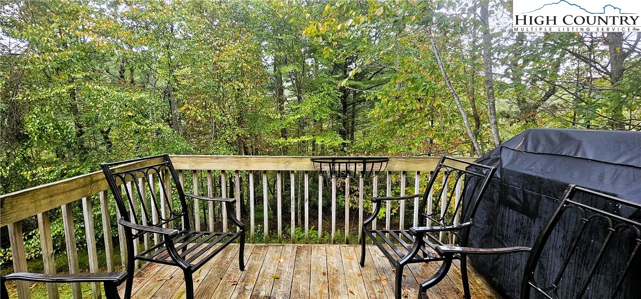 Image number 15 for the current listing