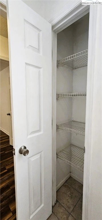Image number 12 for the current listing
