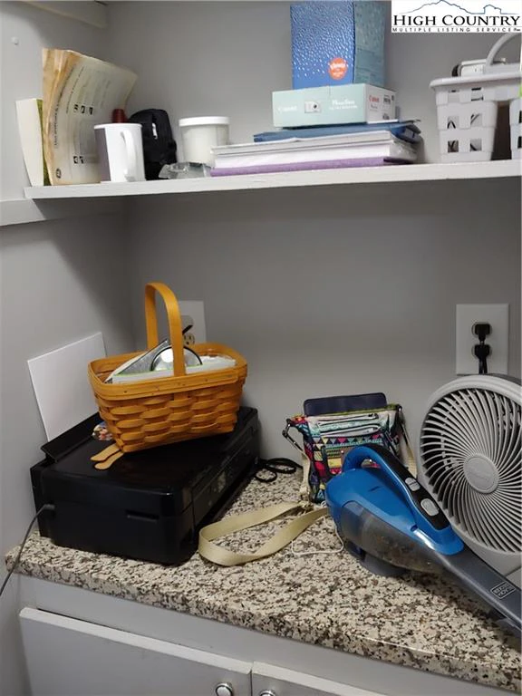 Image number 42 for the current listing