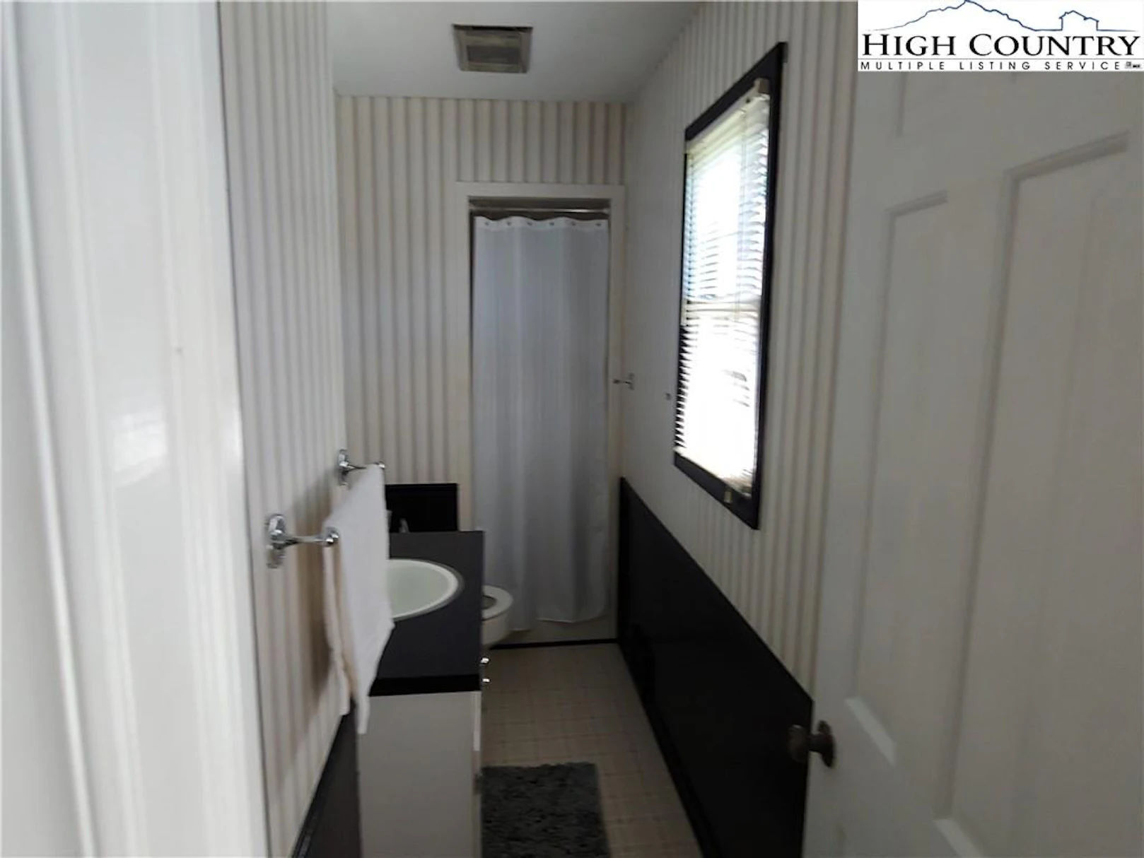 Image number 8 for the current listing