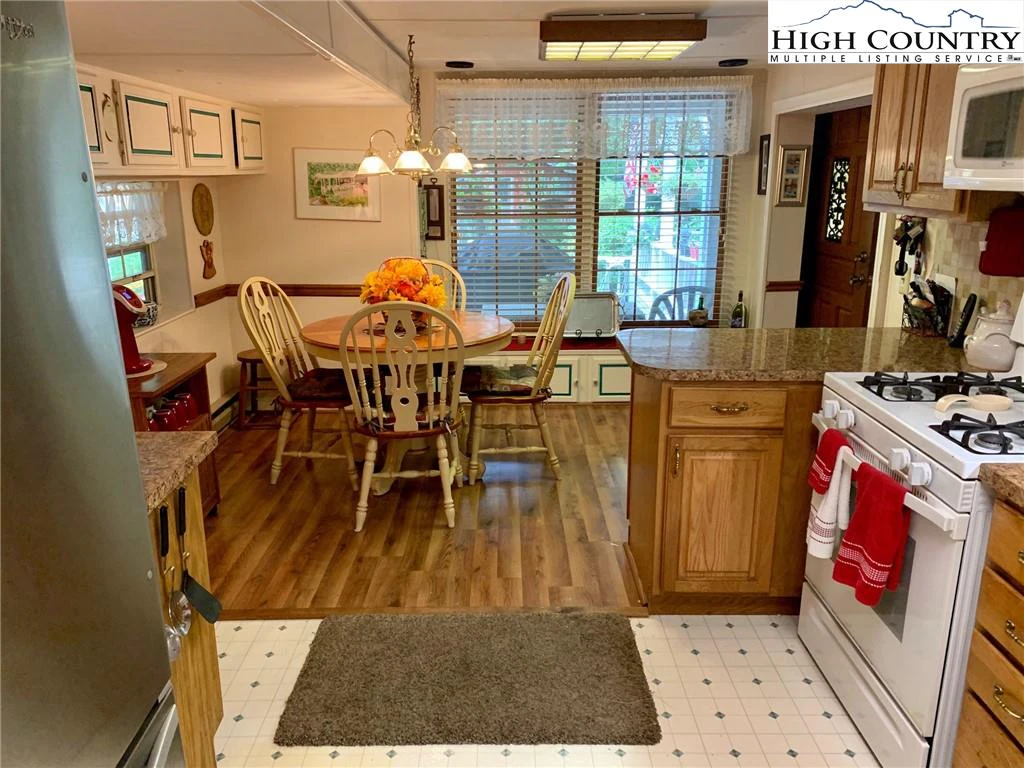 Image number 12 for the current listing