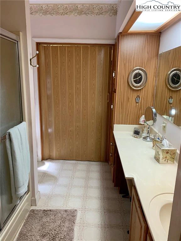 Image number 11 for the current listing