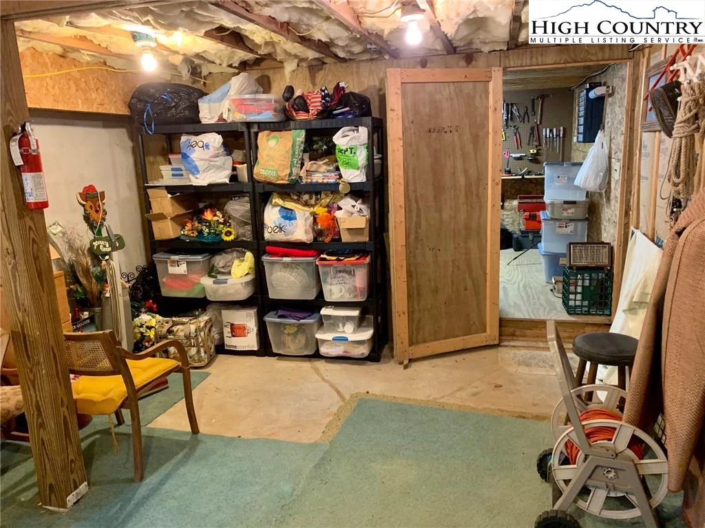 Image number 6 for the current listing