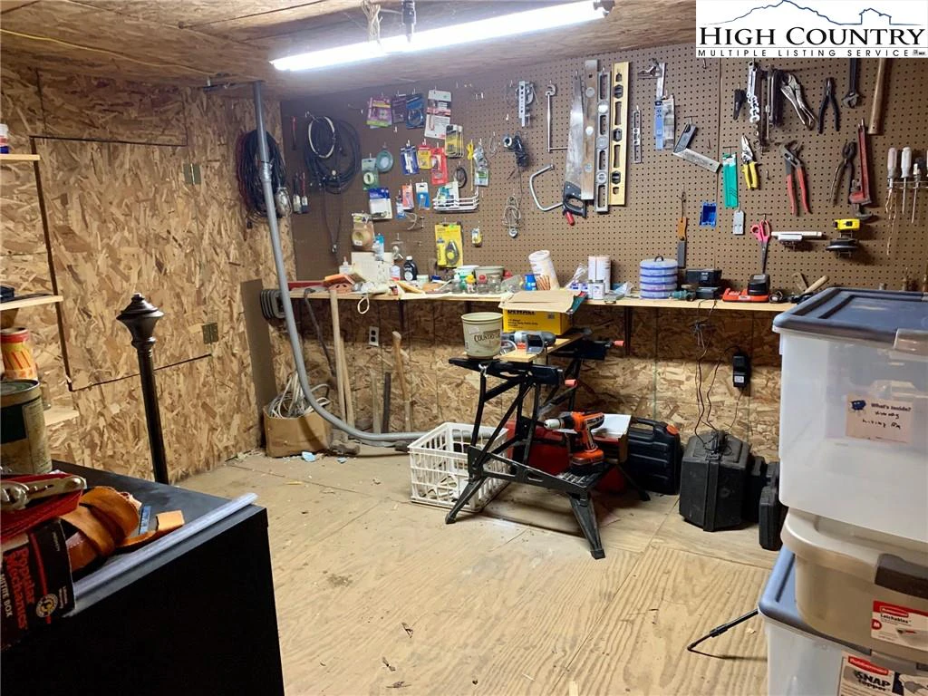 Image number 5 for the current listing