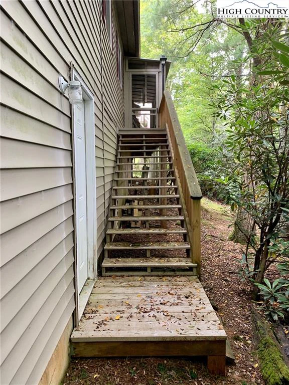 Image number 4 for the current listing