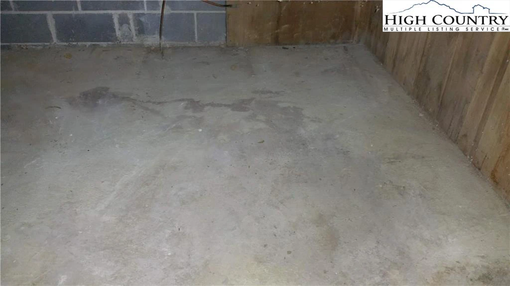 Image number 21 for the current listing
