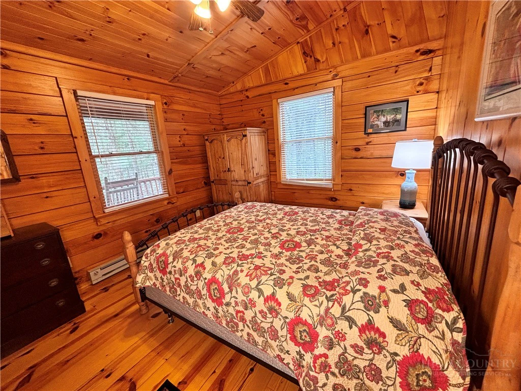 Image number 2 for the current listing