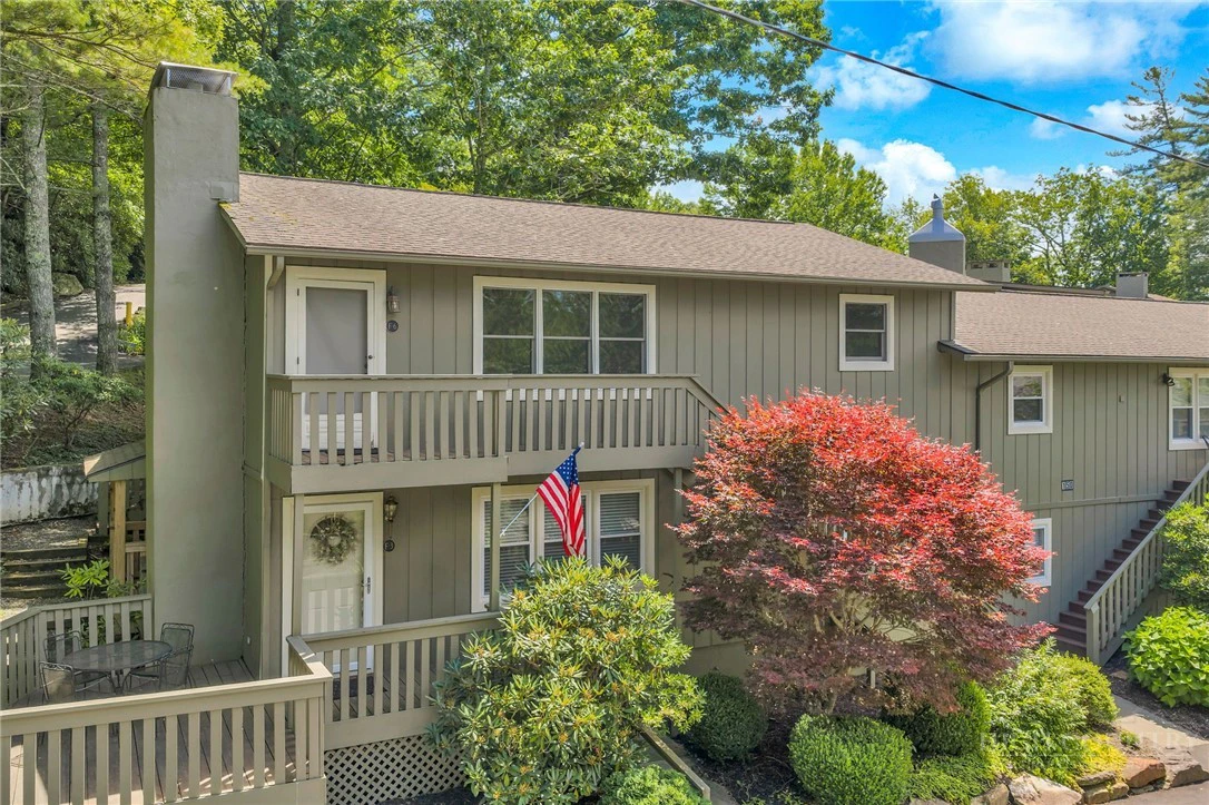 Image number 1 for the current listing