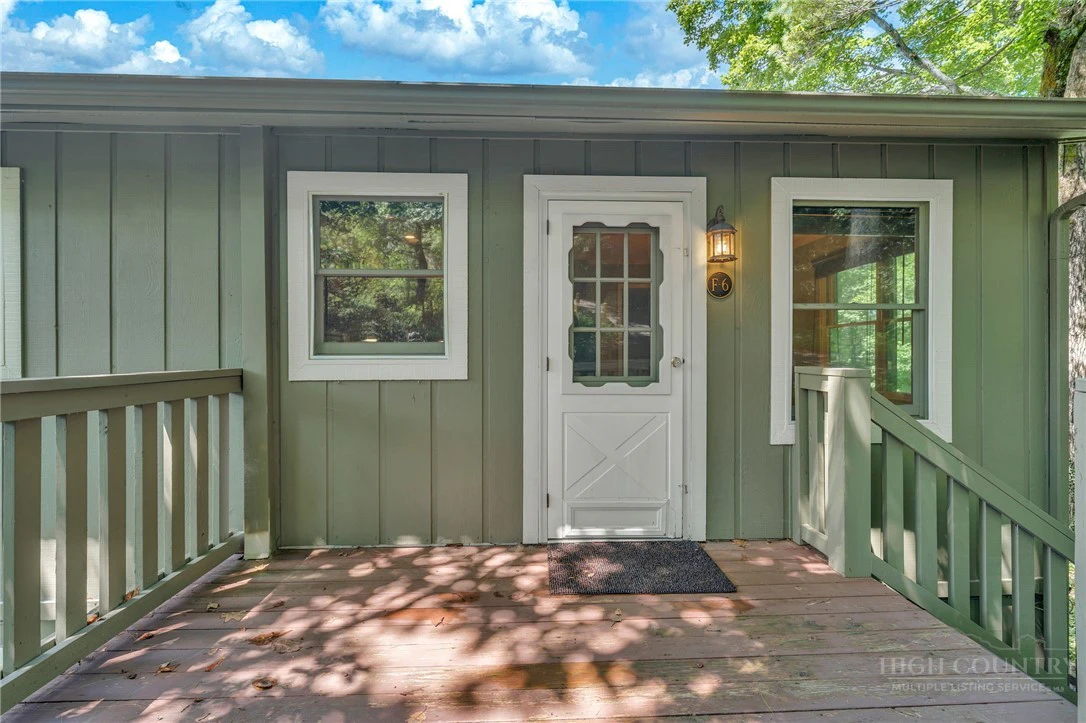 Image number 3 for the current listing