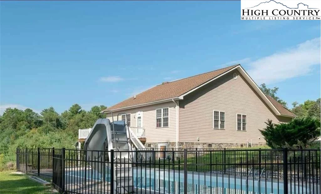 Image number 21 for the current listing