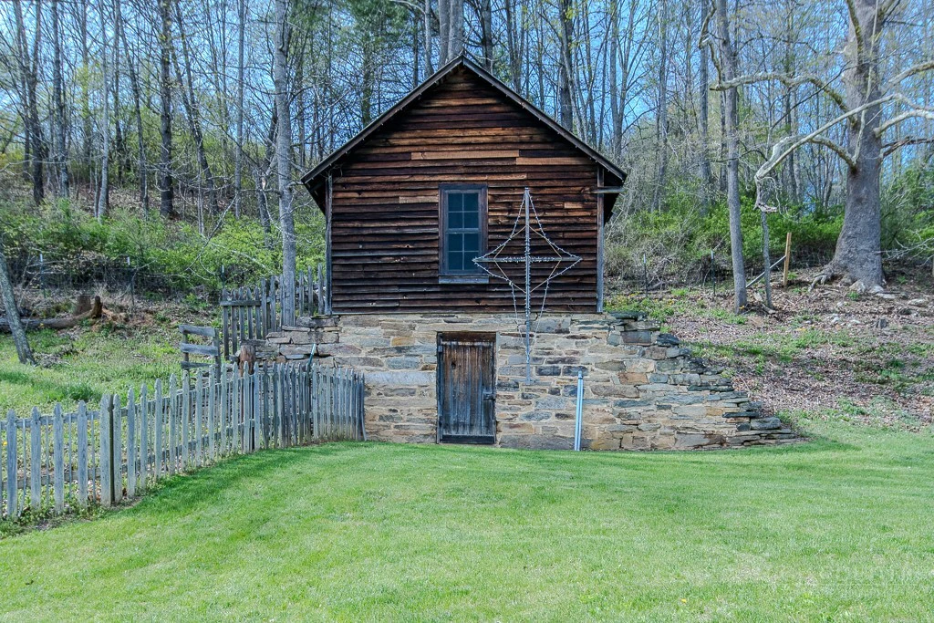 Image number 11 for the current listing