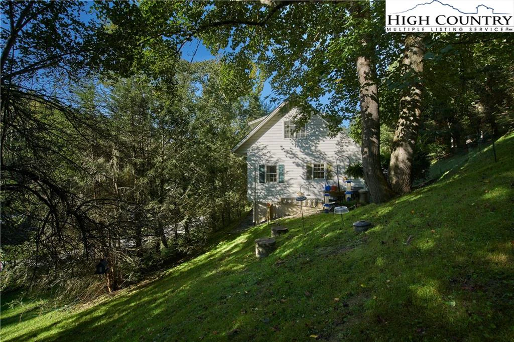 Image number 4 for the current listing