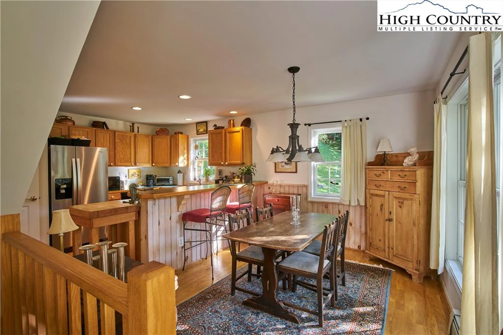 Image number 18 for the current listing