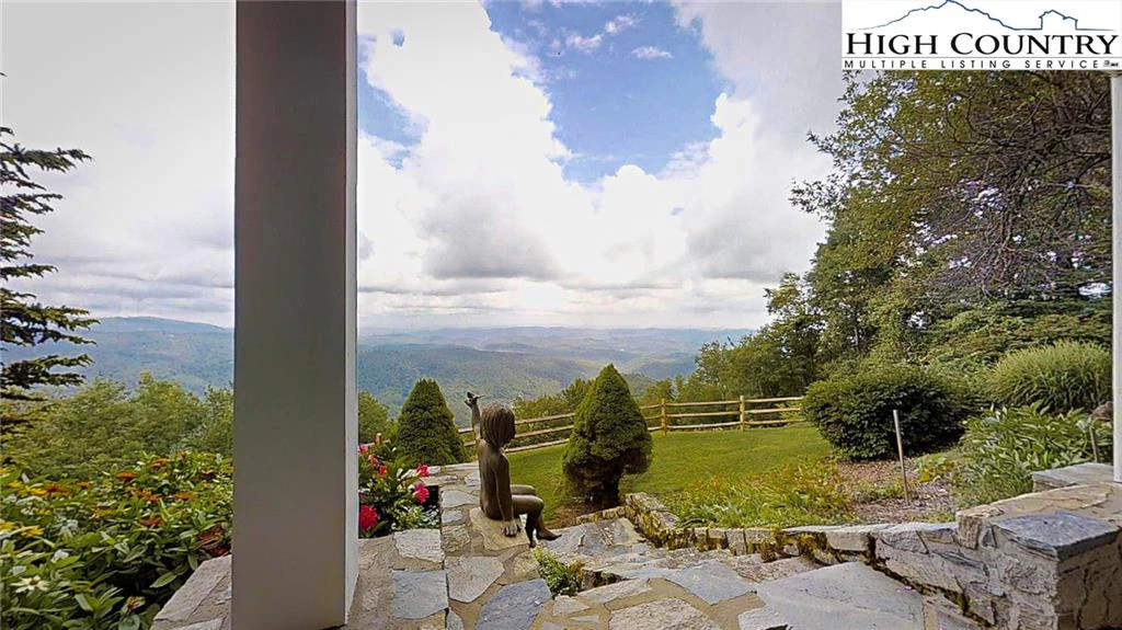 Image number 3 for the current listing
