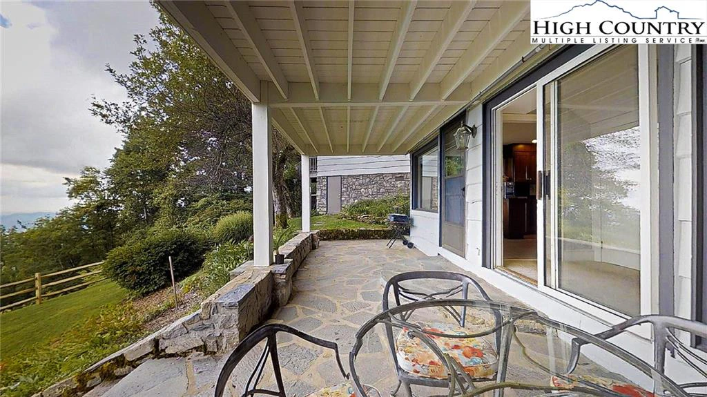 Image number 4 for the current listing