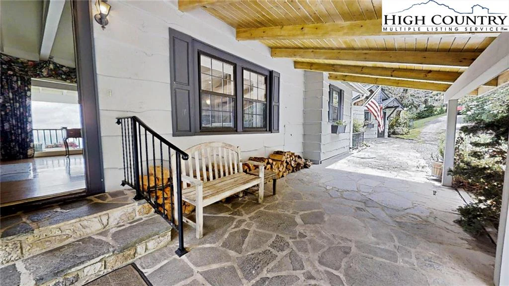 Image number 7 for the current listing