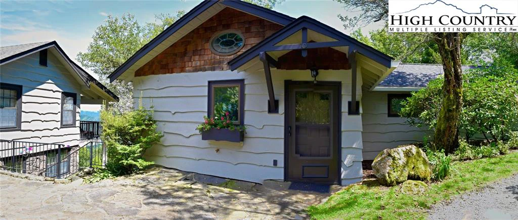Image number 9 for the current listing