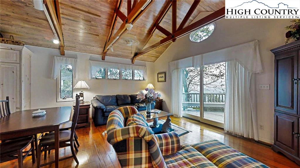 Image number 12 for the current listing