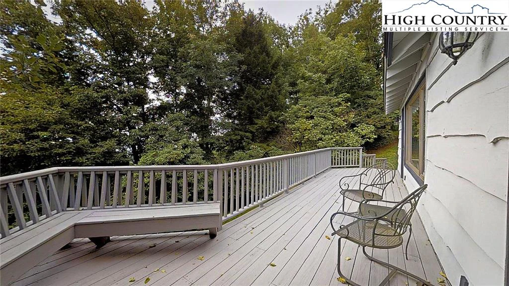 Image number 14 for the current listing