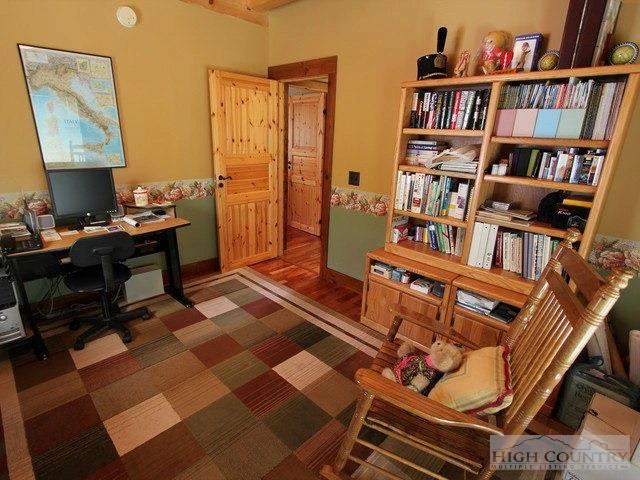 Image number 20 for the current listing