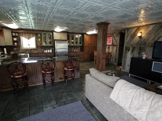 Image number 18 for the current listing