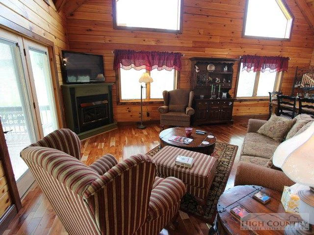 Image number 9 for the current listing