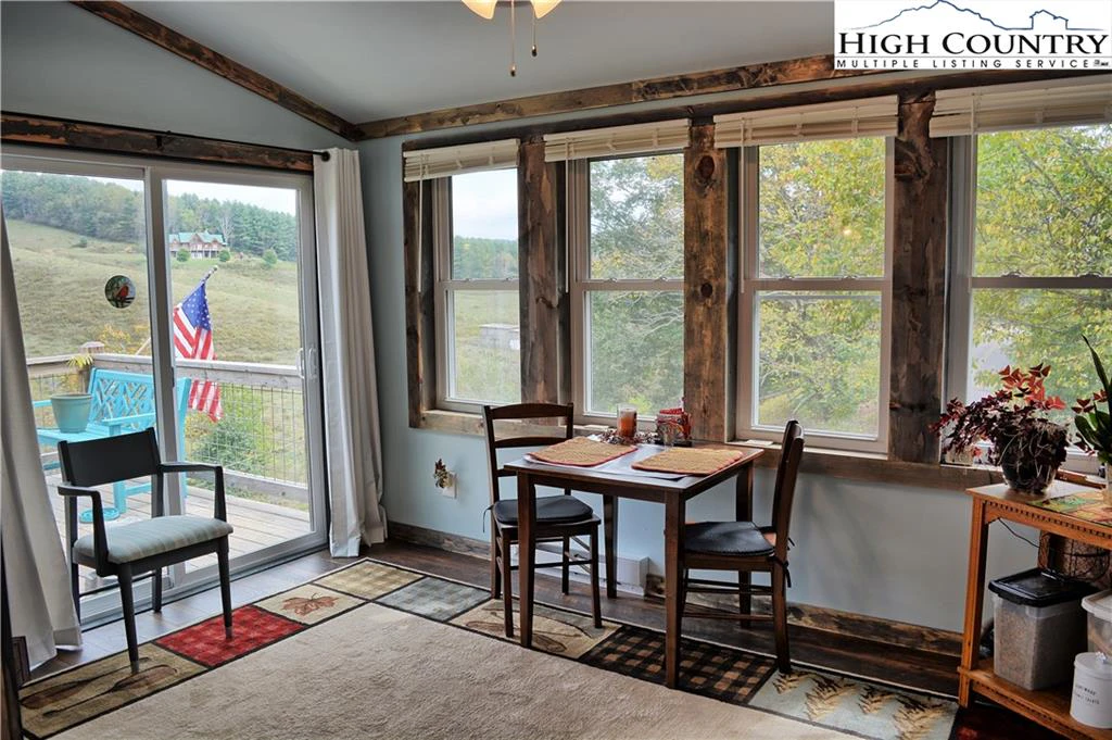 Image number 14 for the current listing
