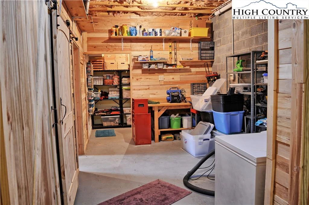 Image number 11 for the current listing