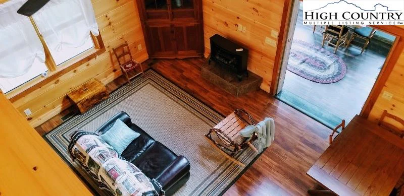 Image number 3 for the current listing